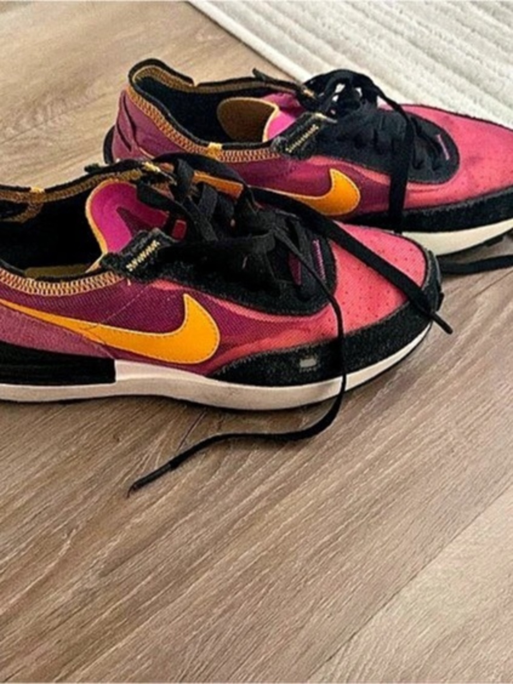 Nike Waffle One Active Fuchsia Sneakers Pink & Black